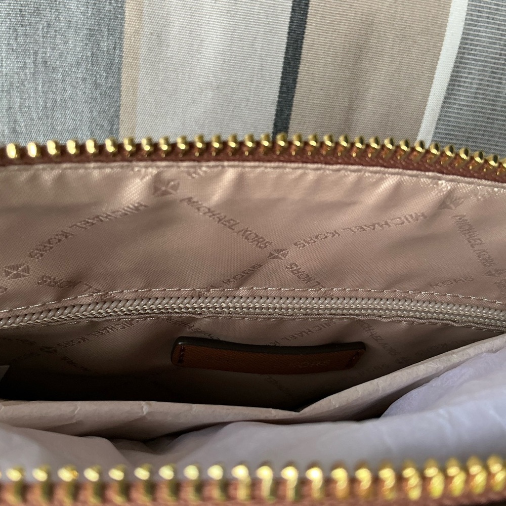 Michael Kors Charlotte Large Leather Top-Zip Tote Bag - Picture 9 of 16